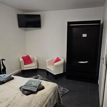 Waldstadt Homes, イーザーローン エクステリア 写真