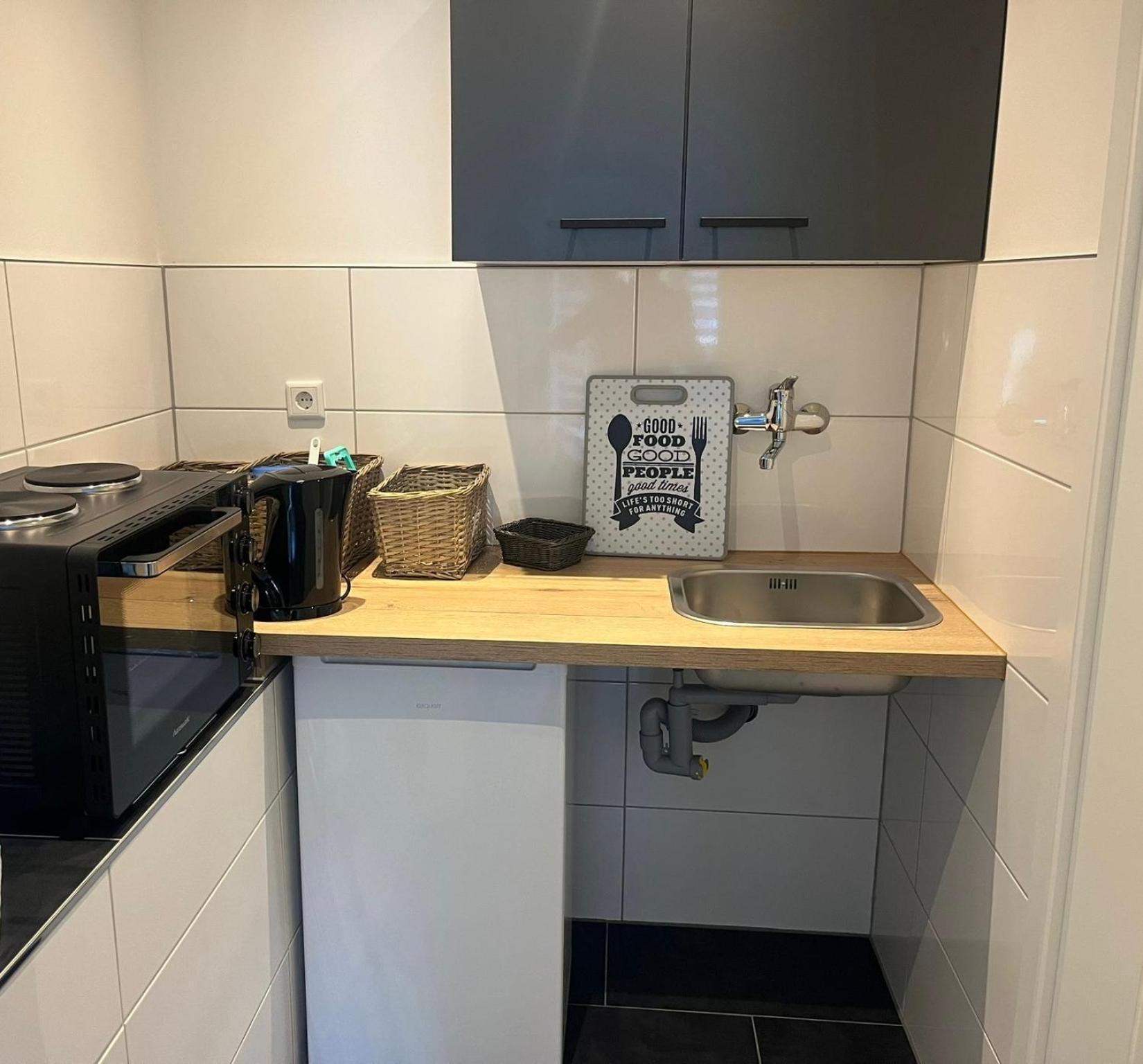 Waldstadt Homes, イーザーローン エクステリア 写真