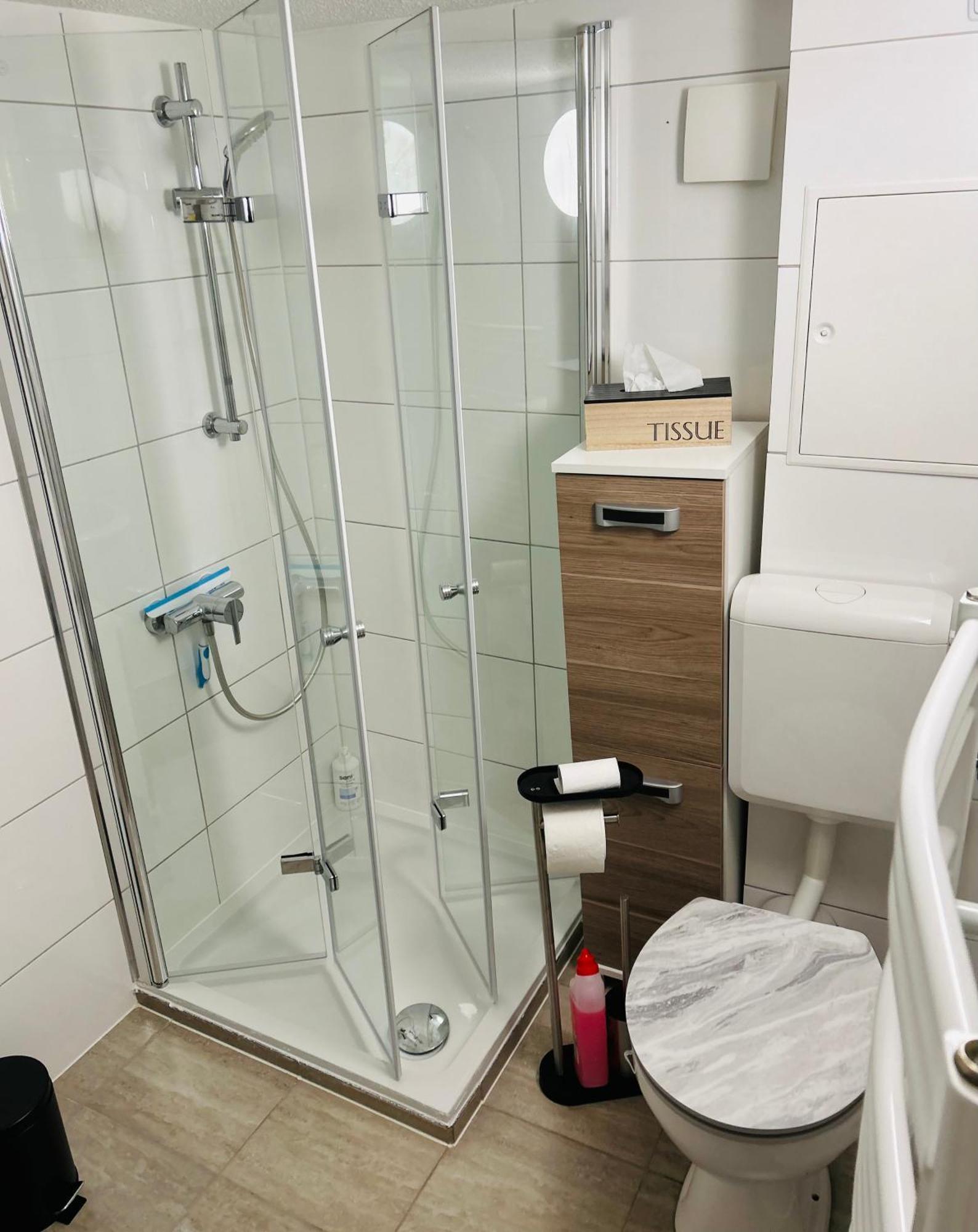 Waldstadt Homes, イーザーローン エクステリア 写真
